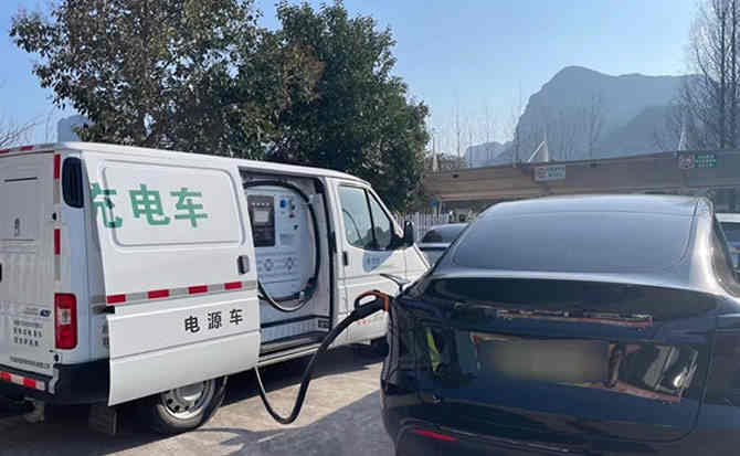明光汽车搭电