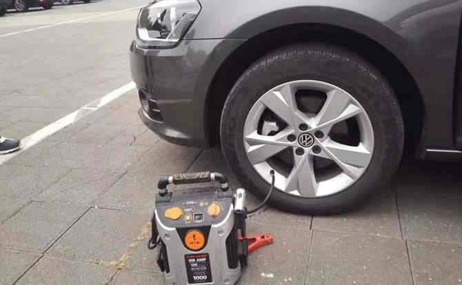 明光汽车搭电案例